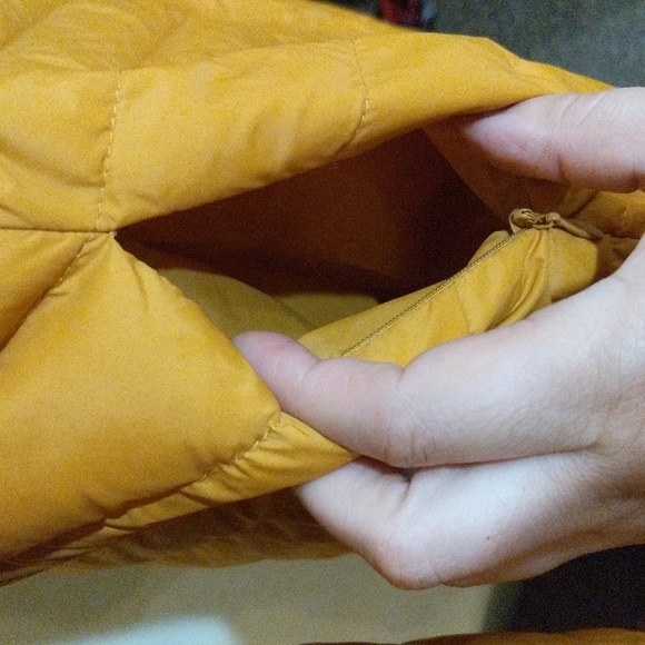 #9. CM Milano Assymetrical Long Puffer Jacket with zipped pockets. Size:Medium - Picture 6 of 9